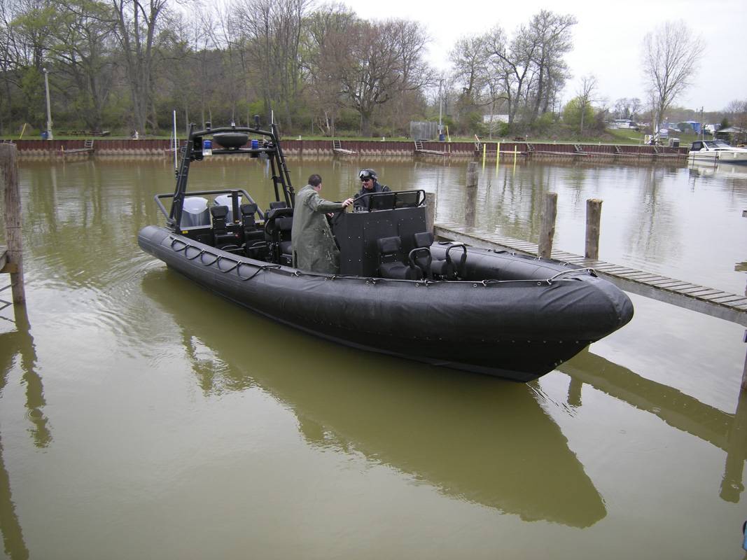 32 front console rhib